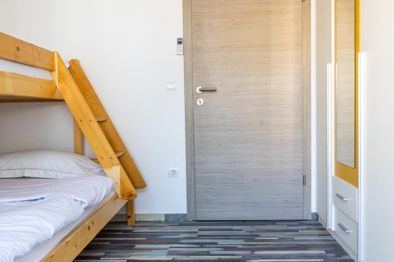 Spacious 2-Bedroom Apartment With Terrace And Parking 察夫塔特 外观 照片